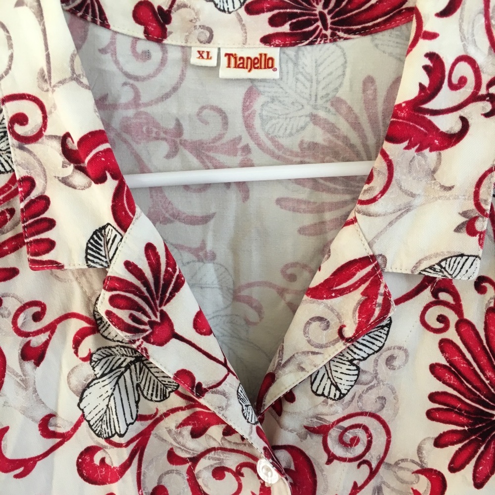Tianello tropical/tiki/Hawaiian shirt.